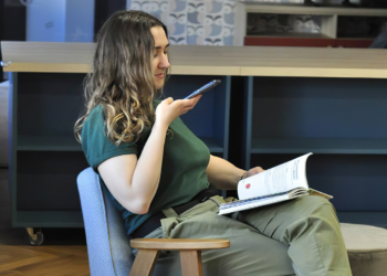 «Новы ўздым прагі да сваёй мовы і культуры». Як беларуска ў Варшаве збірае бібліятэку беларускіх кніг