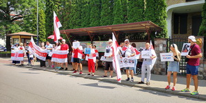 У Беластоку правялі ланцуг салідарнасці з беларускімі журналістамі 