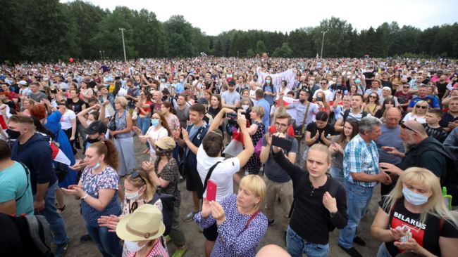 Мітынг-канцэрт Сьвятланы Ціханоўскай у Менску