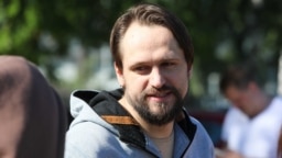 Пасьля 15 сутак выйшаў на волю журналіст Дзьмітры Рута, якога пакаралі за шалік заўзятара