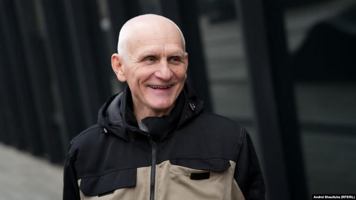 Нобэлеўскі ляўрэат Алесь Бяляцкі пасьля выхаду з турмы заклікаў беларусаў: «Не апускайце рукі». ВІДЭА