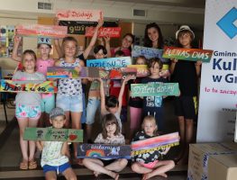 Дзеці з гміны Гарадок праводзяць час на творчых майстар-класах з аніматарамі  