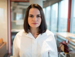 Святлану Ціханоўскую ўзнагародзілі ордэнам у Іспаніі 