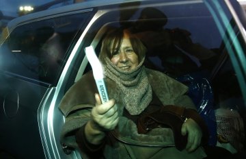 Алексіевіч: беларусы жывуць паміж дзвюма небяспекамі