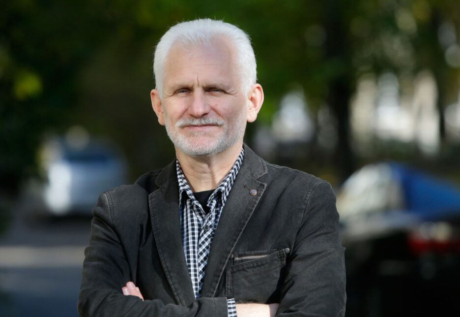 Алесь Бяляцкі за кратамі піша ўспаміны пра працу ў Літаратурным музеі Максіма Багдановіча