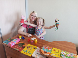 Чатырохгадовая расіянка вывучае 14 моваў – інтэрв’ю з яе мамай 