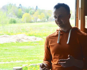 Кнігу Сяргея Лескеця «Шэпт» прэзентавалі на арт-хутары «Васіліна»