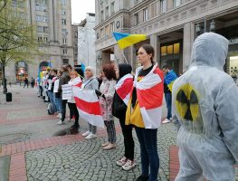 Беларусы Варшавы зладзілі акцыю ў памяць чарнобыльскай трагедыі